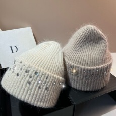 批发法式重工小香风珍珠水钻小众针织帽秋<b class='q'>冬</b>北欧安哥拉长兔帽护耳帽女