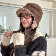批发2025新品日本羊羔毛飞行护耳帽女秋<b class='q'>冬</b>季羊毛帽子男保暖防风雷锋帽