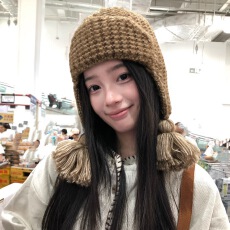 批发新款复古辫子针织护耳帽女秋<b class='q'>冬</b>季可爱显脸小毛线帽保暖飞行雷锋帽