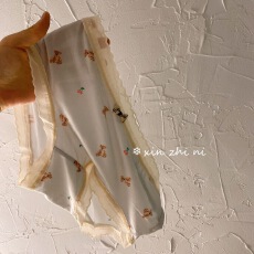 批发滑滑的肤感 日系甜美无痕冰丝<b class='q'>内裤</b>女夏薄裸感可爱少女中腰<b class='q'>三角</b>裤