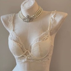 批发少女私藏法式蕾丝内衣大胸显小胸聚拢防下垂软钢圈<b class='q'>文胸</b>罩套装