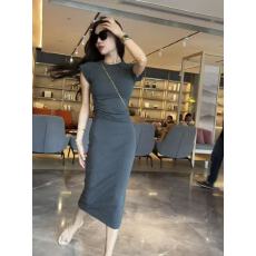 批发纯欲风显瘦连衣裙女秋季2024年新款时尚高级感紧身包臀过膝长<b class='q'>裙子</b>