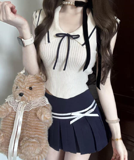 순수한 욕망 핫걸 작은 날다 소매 짠 셔츠 세트 여성 여름 새로운 슬림해 보이는 학원 스타일 플리츠 반신 스커트 투피스 세트
