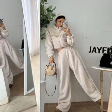 批发有货 韩国东大门冬季新<b class='q'>荷叶边</b>休闲毛绒上衣+休闲裤