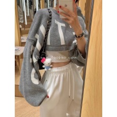 批发原版2025韩国东大门秋季蝙蝠袖宽松字母短款披肩针织衫上衣款