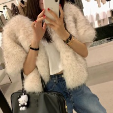 批发韩版冬新款名媛风仿毛毛皮草无领<b class='q'>短袖</b>外套女斗篷小坎肩