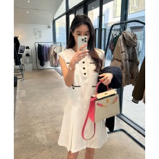 批发已出  韩版 小香风别致爱心口多口袋花边粗纺<b class='q'>连衣裙</b>