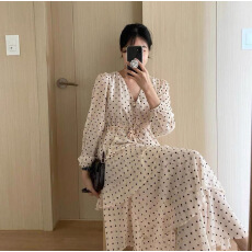 批发韩国chic秋季法式温柔V领拼接荷叶边层次感设计波点蛋糕<b class='q'>连衣裙</b>女