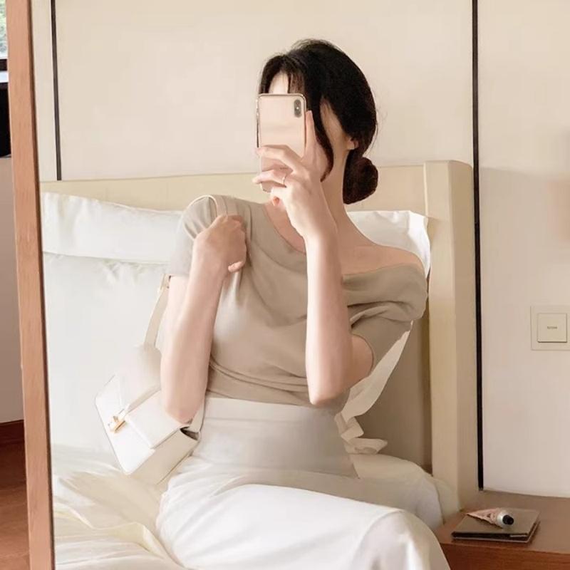 한국 봄 여름 쇼트 스타일 품격 편안함 부드러운 荡荡 칼라 몸매 가꾸기 슬림해 보이는 맨위 단색 다용도 반팔 티셔츠 여성