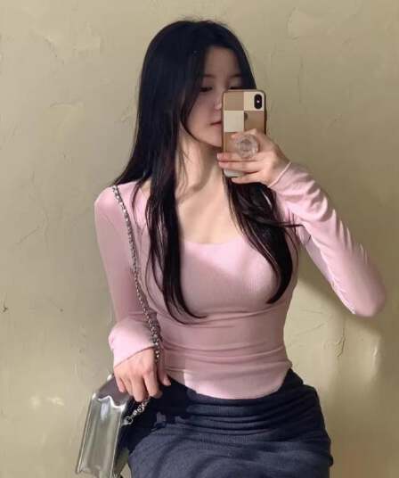 한국 봄 가을 새로운 디스플레이 몸 u 칼라 디스플레이 가슴 타이트 맨위 품격 슬림해 보이는 다용도 쇼트 스타일 긴팔 티셔츠 여성 트렌디