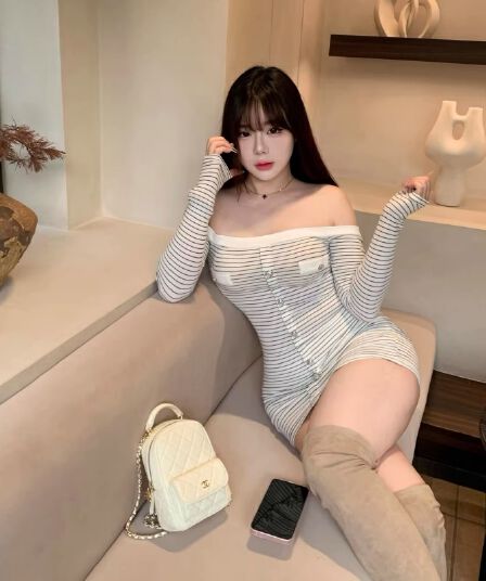 봄 가을 새로운 품격 몸매 가꾸기 오프숄더 디스플레이 몸 보트넥 타이트 스커트 스트라이프 슬림해 보이는 긴팔 하이웨이스트 드레스