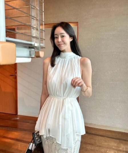품격 연령 감소 순수한 욕망 고급 센스 맨위 여름 새로운 한 부서 슬림해 보이는 행침 목 레이스업 허리 수축 쉬폰 티셔츠 여성
