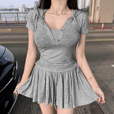 批发韩国东大门新款修身显瘦性感辣妹女人味短袖连帽T恤半身裙两件套