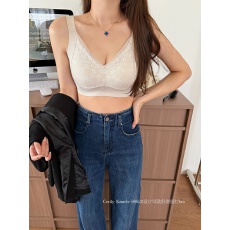 批发V领蕾丝拼接宽肩带提拉聚拢无感透气不跑杯无钢圈背心式文胸