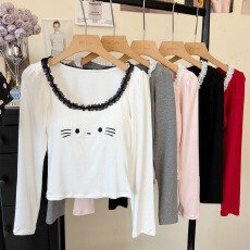 批发韩系<b class='q'>可爱</b>猫咪红色u领长袖t恤女春秋内搭蕾丝拼接甜辣修身打底上衣