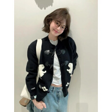 批发可爱兔子绣花毛衣开衫女秋冬牛角扣拼接韩系复古懒慵软糯圆领外套