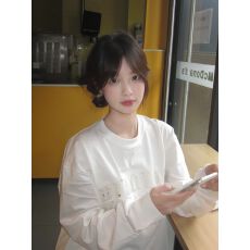 批发已发货 小香风刺绣白色长袖<b class='q'>t</b><b class='q'>恤</b>卫衣女慵懒风上衣