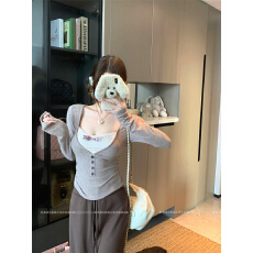 批发已出货 <b class='q'>假两件</b>蕾丝拼接长袖<b class='q'>上衣</b>女秋季百搭气质修身针织衫