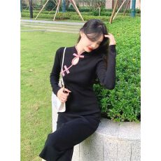 批发已出货 <b class='q'>旗袍</b><b class='q'>连衣裙</b>2025年秋冬季时尚立领盘扣针织中长裙