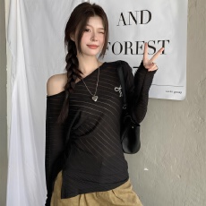 批发已出货 韩系气质不规则斜领露肩上衣女秋季宽松外搭防晒<b class='q'>长袖</b>T恤