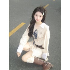 批发已出货 v领长袖连衣裙女春秋季小个子设计感小众度假风短裙裙子