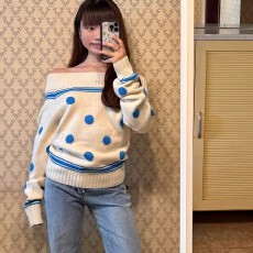 已出货 撞色波点套头毛衣女秋冬外穿宽松慵懒高级感一字肩针织衫