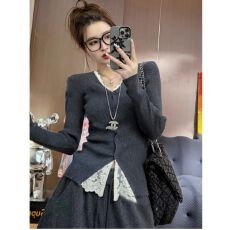 批发已出货 女秋季设计感内搭高级感修身v领上衣 手