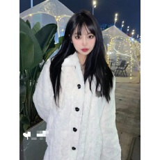 批发已出货 高级感秋冬温柔甜酷羊羔毛绒绒白色环保皮草短款外套女