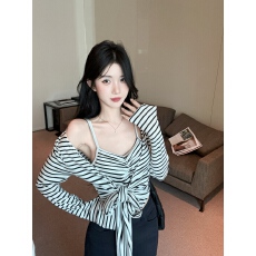 批发已出货 假两件辣妹V领长袖<b class='q'>t</b><b class='q'>恤</b>女秋季新款性感纯欲风收腰短款上衣