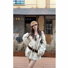 批发已出货 新款设计毛衣独特好看上衣