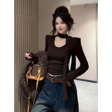 批发已出货 设计感U领<b class='q'>T</b><b class='q'>恤</b>辣妹纯欲风飘带