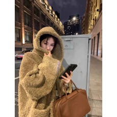 批发已出货 羊羔毛连帽斗篷中长款皮草大衣女<b class='q'>秋</b>冬季加厚宽松毛毛外套