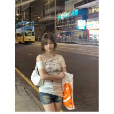 批发已出货 美式一字肩<b class='q'>中长款</b>不规则印花露肩短袖<b class='q'>t</b><b class='q'>恤</b>