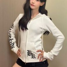 已出货 美式复古修身显瘦时尚百搭印花上衣外套潮