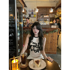 批发已出货 美式复古字母印花吊带背心女装夏撞色拼接抽褶无袖上衣