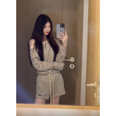 批发已出货 <b class='q'>长袖</b>慵懒条纹上衣短裤女时尚纯欲辣妹天菜轻熟感斜肩套装