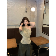 批发已出货 修身褶皱短袖T恤女夏季收腰显瘦设计感辣妹chic打底衫上衣