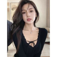 已出货 秋冬别致黑色小个子系带v领打底衫女纯欲辣妹绝美上衣