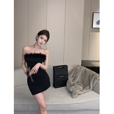 批发已出货 法式辣妹抹胸一字肩内搭连衣裙女高级感修身打底包臀短裙