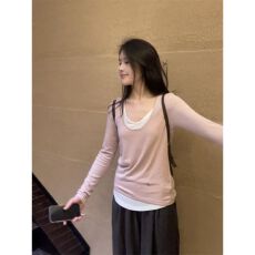 批发已出货 粉色假两件长袖T恤女春<b class='q'>秋</b>2024新款修身慵懒U领打底衫上衣