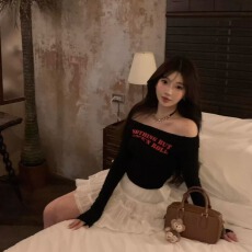 批发已出货 字母印花辣妹T恤一字肩长袖修身上衣