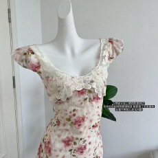 批发已出货 v领碎花连衣裙女夏季性感纯欲短裙子收腰显瘦a字裙