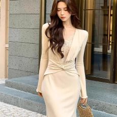 批发已出货 蕾丝V领连衣裙女2025秋<b class='q'>冬</b>新款御姐性感收腰礼服长裙