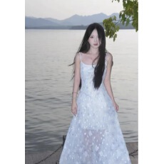 批发已出货 碎花吊带连衣裙女夏季海边度假绝美气质收腰性感纯欲长裙