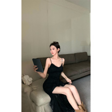 批发已出货 吊带连衣裙女春夏季低胸性感V领小个子显高显瘦