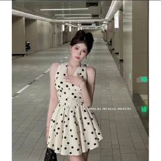 批发已出货 露背波点挂脖连衣裙夏新款甜辣收腰显瘦气质a字短裙子