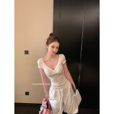 批发法式波点v领短袖t恤女夏季2026新款辣妹修身显瘦荷