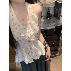 批发甜美清新荷叶拼接<b class='q'>无袖</b>碎花<b class='q'>雪纺衫女</b>夏季新款收腰褶皱挂脖露肩上衣