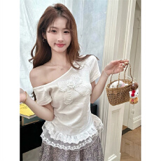 批发已出货 蝴蝶结斜肩短袖T恤女2026夏季新款纯欲风修身显瘦蕾丝拼接