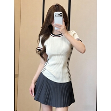 批发已出货 高级感法式正肩针织短袖t恤女夏季收腰显瘦巨好看条纹小衫